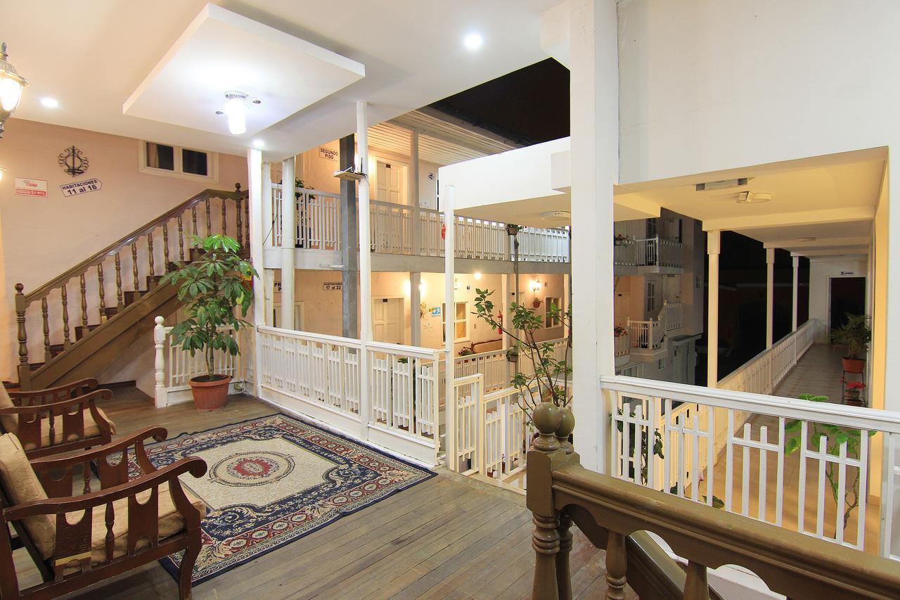Hotel Europa Алауси Экстерьер фото