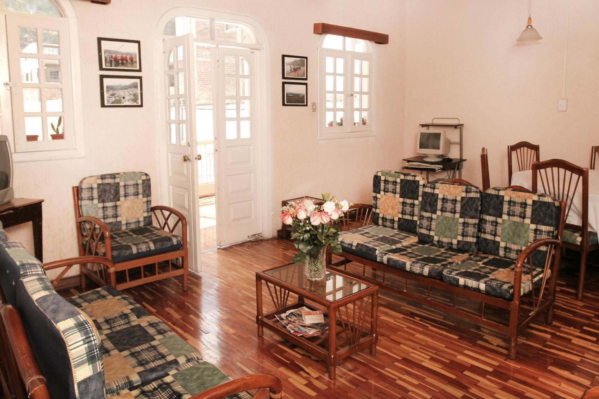 Hotel Europa Алауси Экстерьер фото