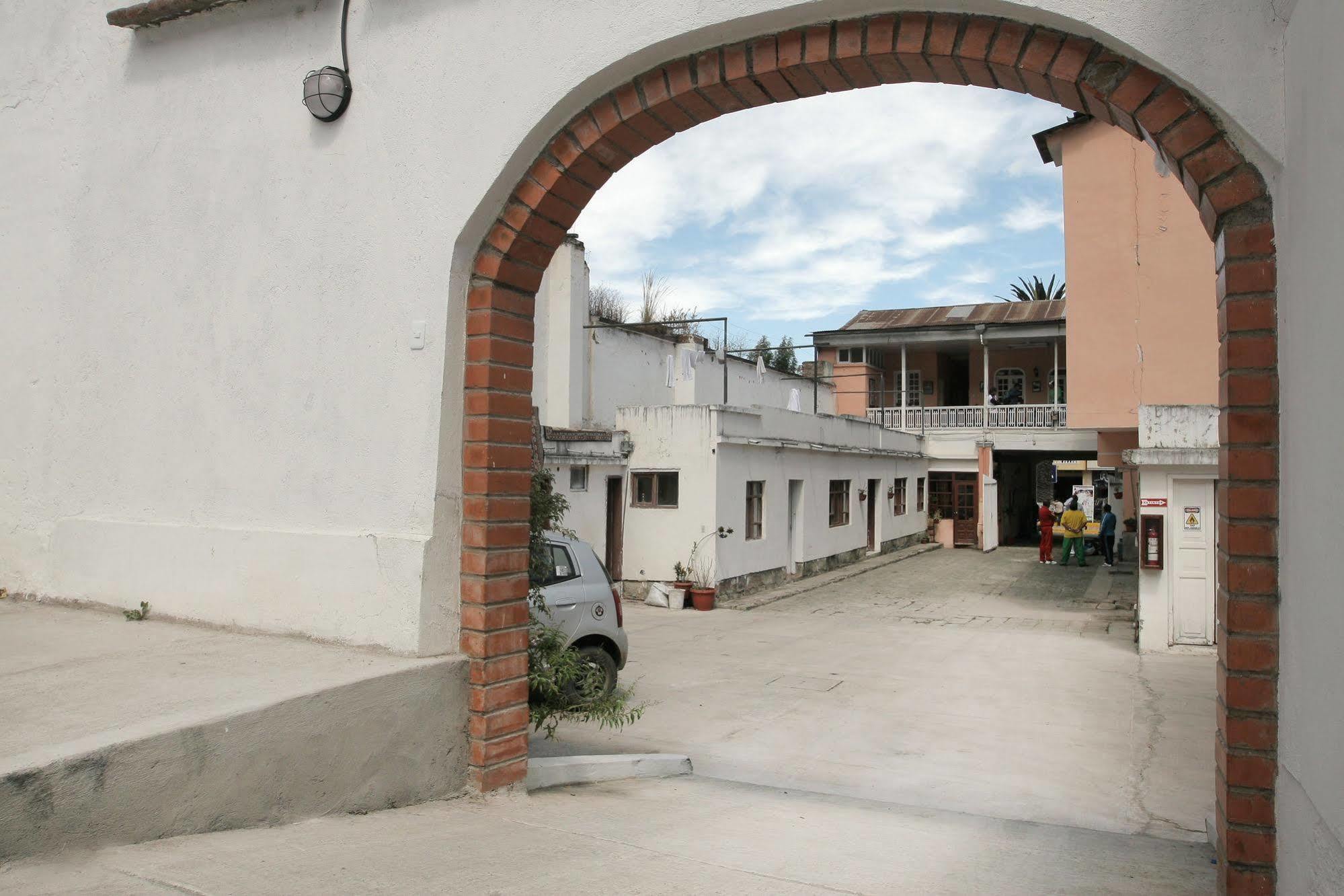Hotel Europa Алауси Экстерьер фото